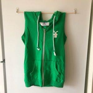 Dutch bros sleeveless zip up